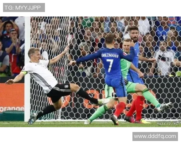 壳球星独树一帜的足球之路：从青涩少年到全球瞩目巨星